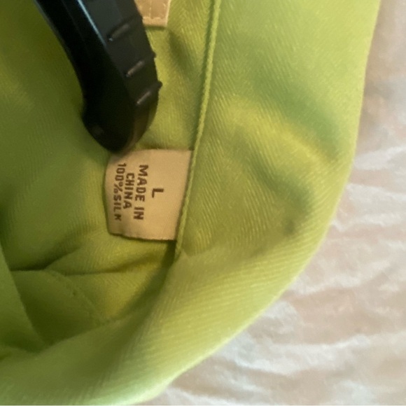 Tommy Bahama 100% Silk Shirt lime green size large - Picture 4 of 7